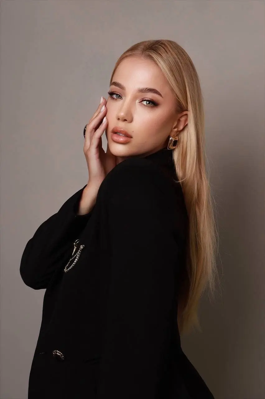 london elite escort candice7
